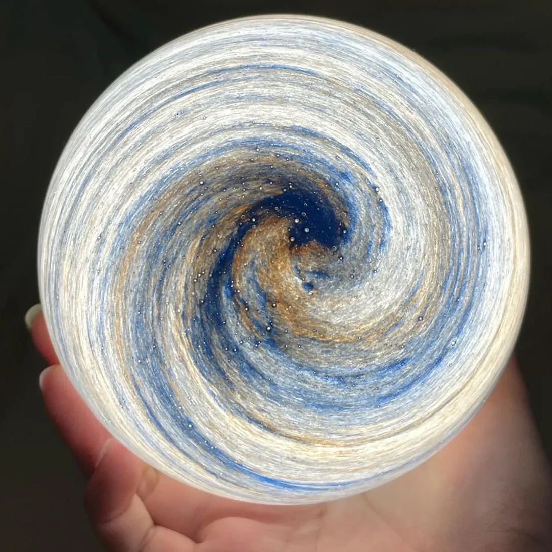 Swirl Nebula Planet Table Lamp, Dreamy Galaxy Sphere LED Night Light For Bedside, Desk Decor And Holiday Gifting